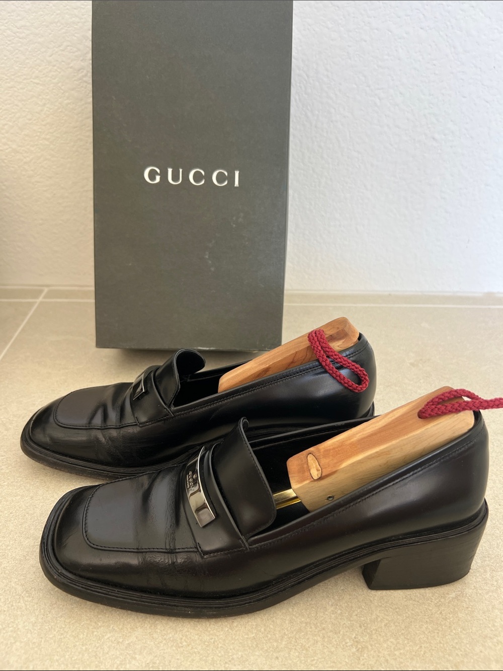 Gucci Vintage Black Women’s Loafers - Picture 4 of 7